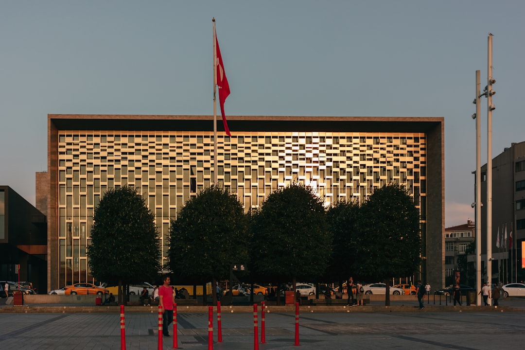 AKM'de Feci Kaza: Sanat Dünyasını Sarsan Olay!